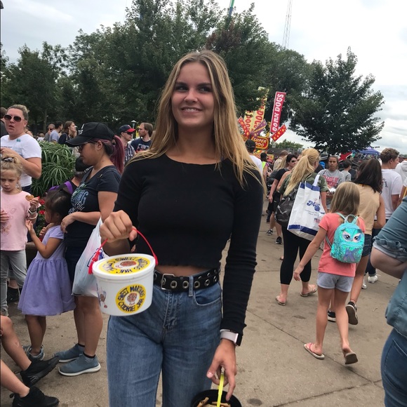 Meet your Posher, Jenna - Picture 3 of 7